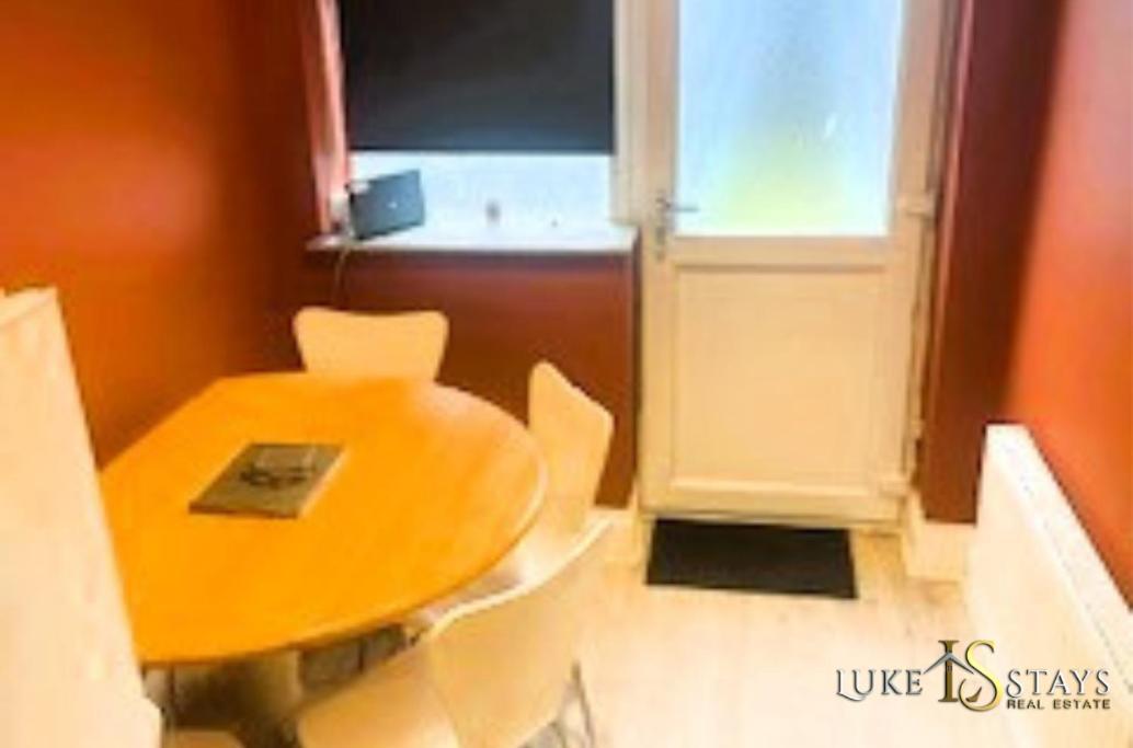Luke Stays - Welbeck Road นิวคาสเซิล อะพอน ไทน์ ภายนอก รูปภาพ
